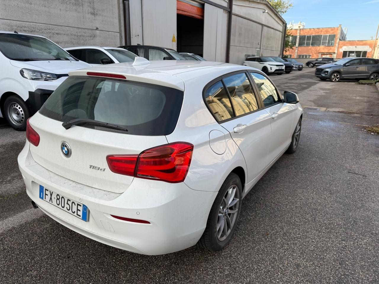 Bmw 118 118d 5p. Advantage