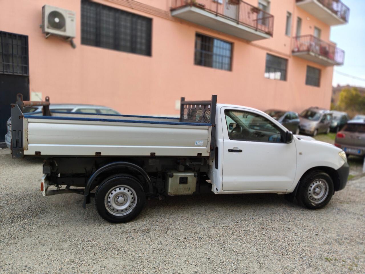 Toyota Hilux 2.5 D-4D 2WD 2p. Ribaltabile