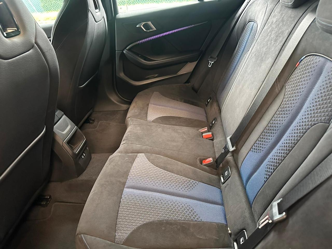 Bmw 118 118d 5p. Msport Exterior