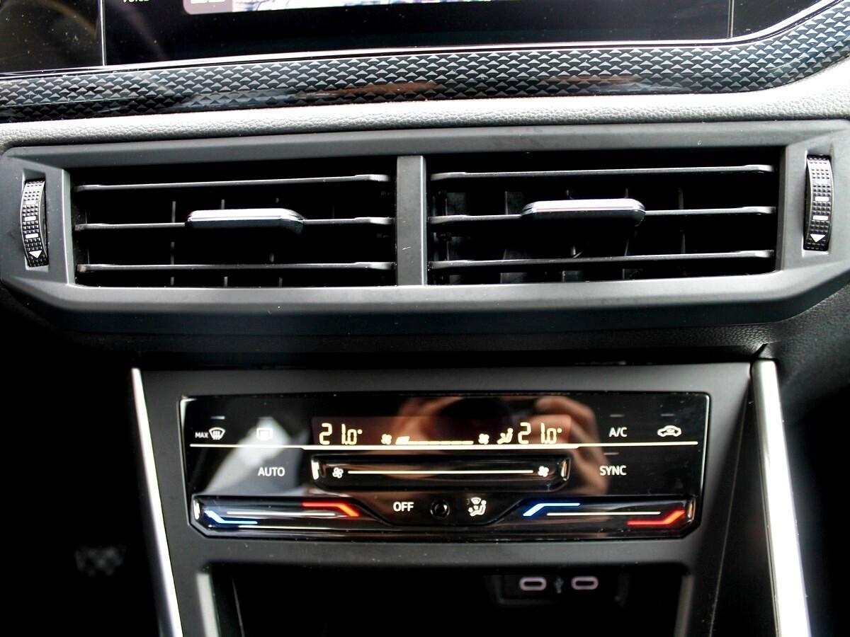 Volkswagen Polo 1.0tsi Life 95cv NAV VIRTUAL UNIPRO IVA DEDUCIBILE