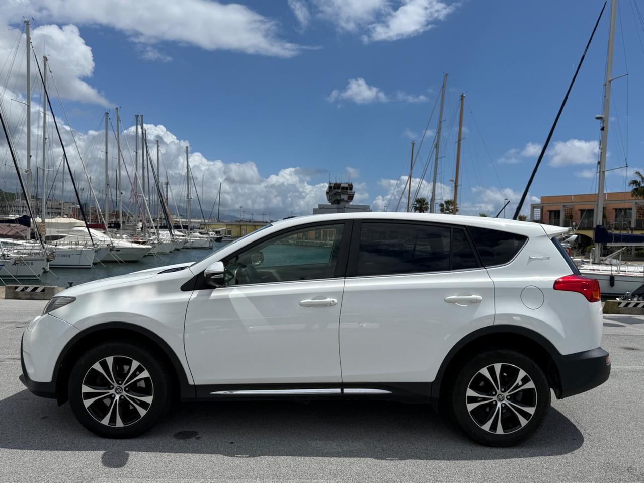 Toyota RAV 2.0 D-4D 4WD Lounge-FULL OPTIONAL