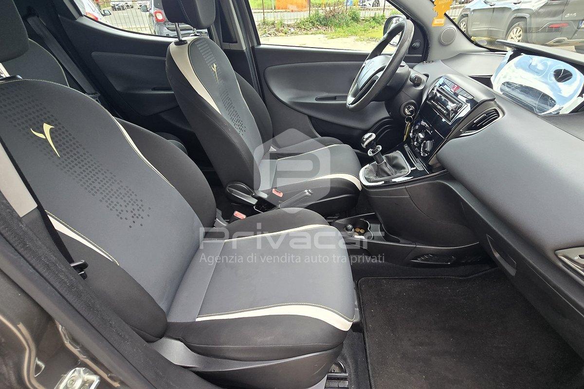 LANCIA Ypsilon 1.2 69 CV 5 porte Silver