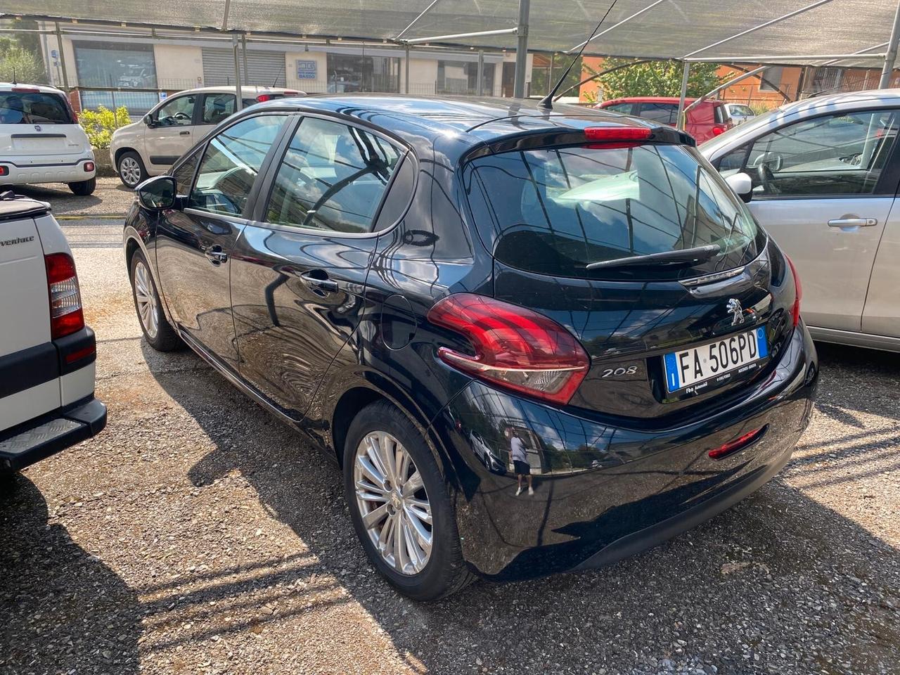 Peugeot 208 PureTech 82 5 porte Allure