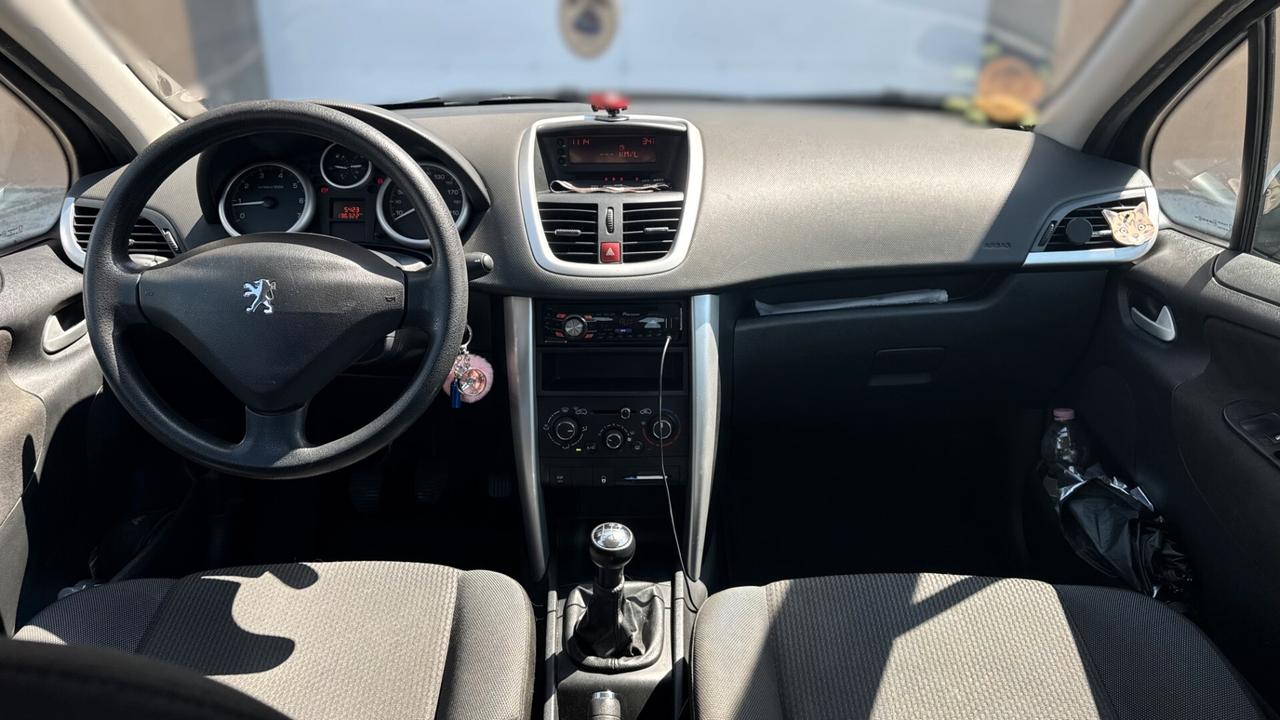 Peugeot 207 1.4 75CV NEOPATENTATI - 2011