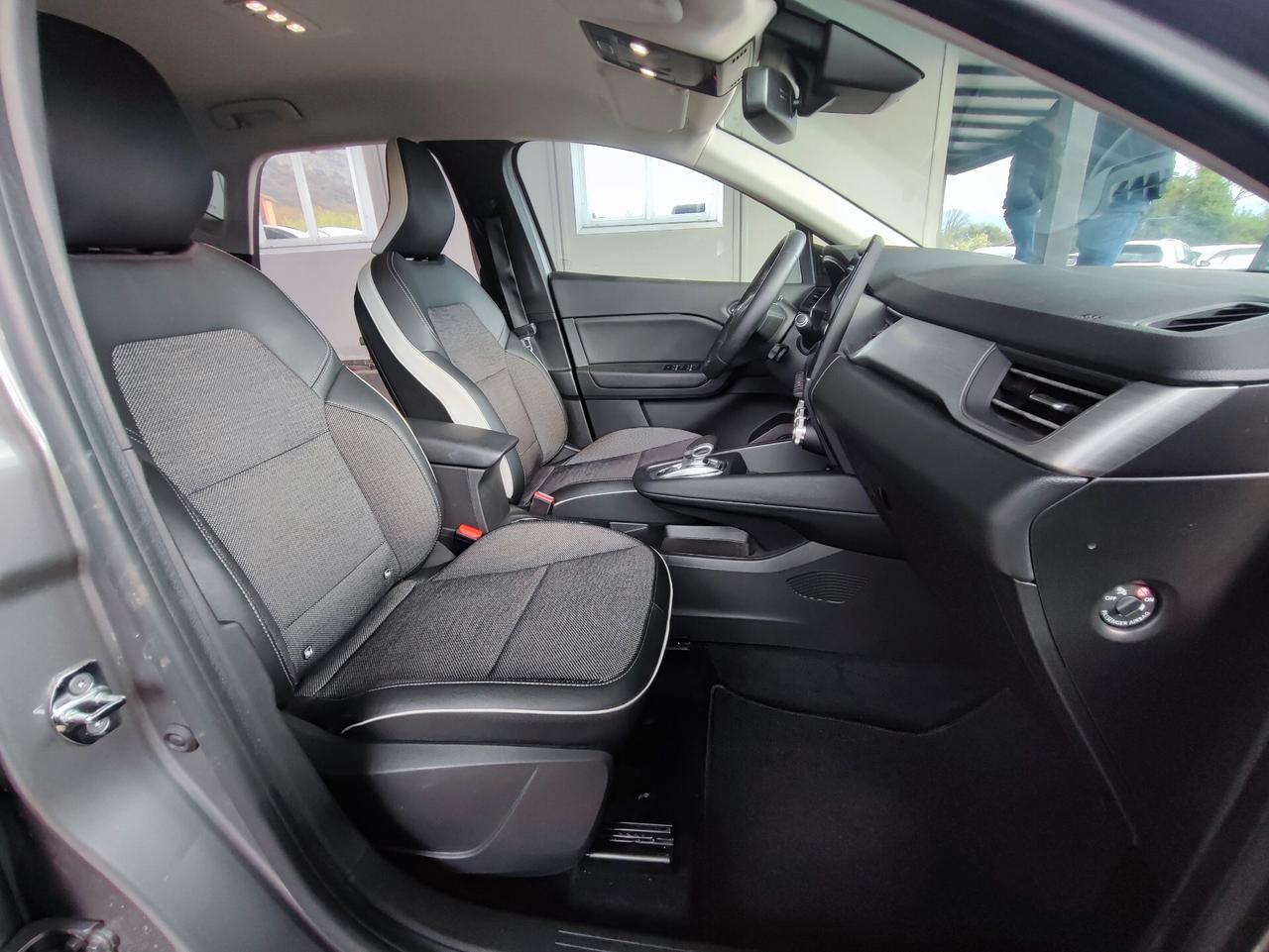 Renault Captur Plug-in Hybrid E-Tech 160 CV Initiale Paris