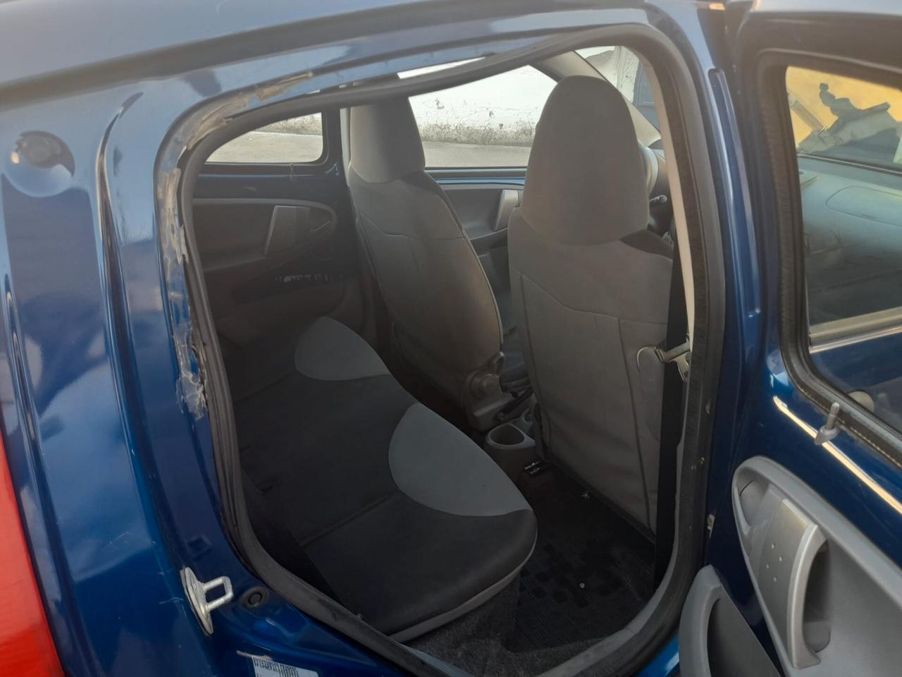 Peugeot 107 1.0cc benzina(PRIVATO)-2006