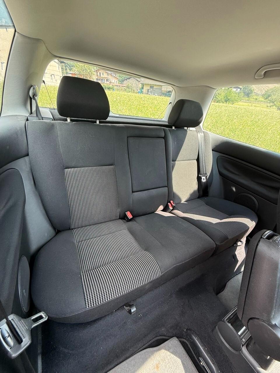 Volkswagen Golf 1.6 16V cat 3 porte Highline