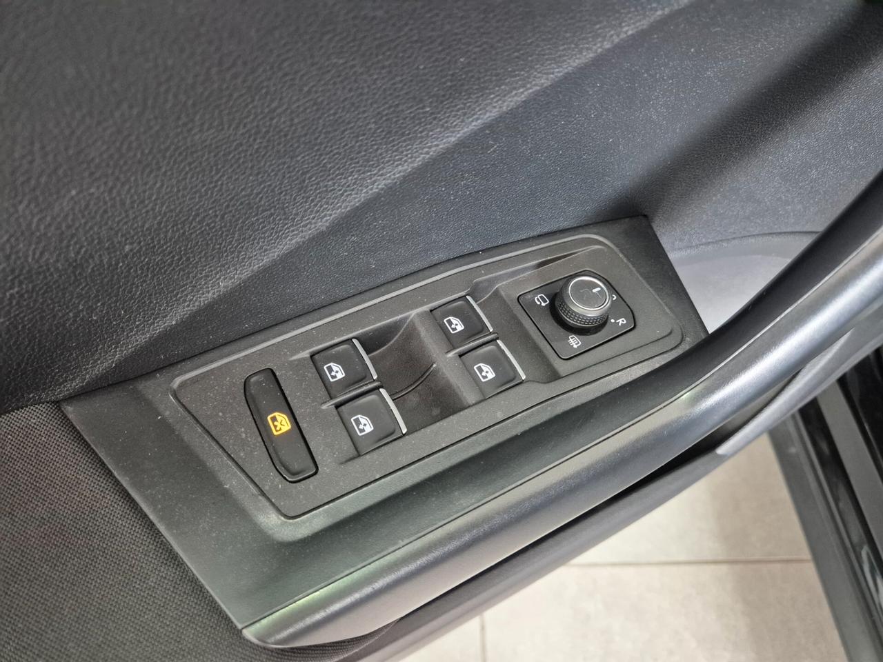 VOLKSWAGEN T-Roc Advanced 1.0 Tsi