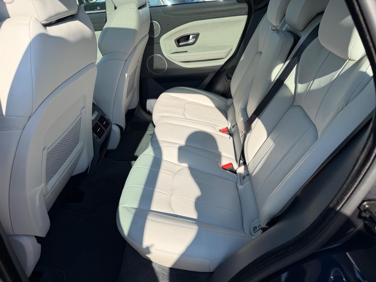 Land Rover Range Evoque 2.0 eD4 5p. Business Edition SE