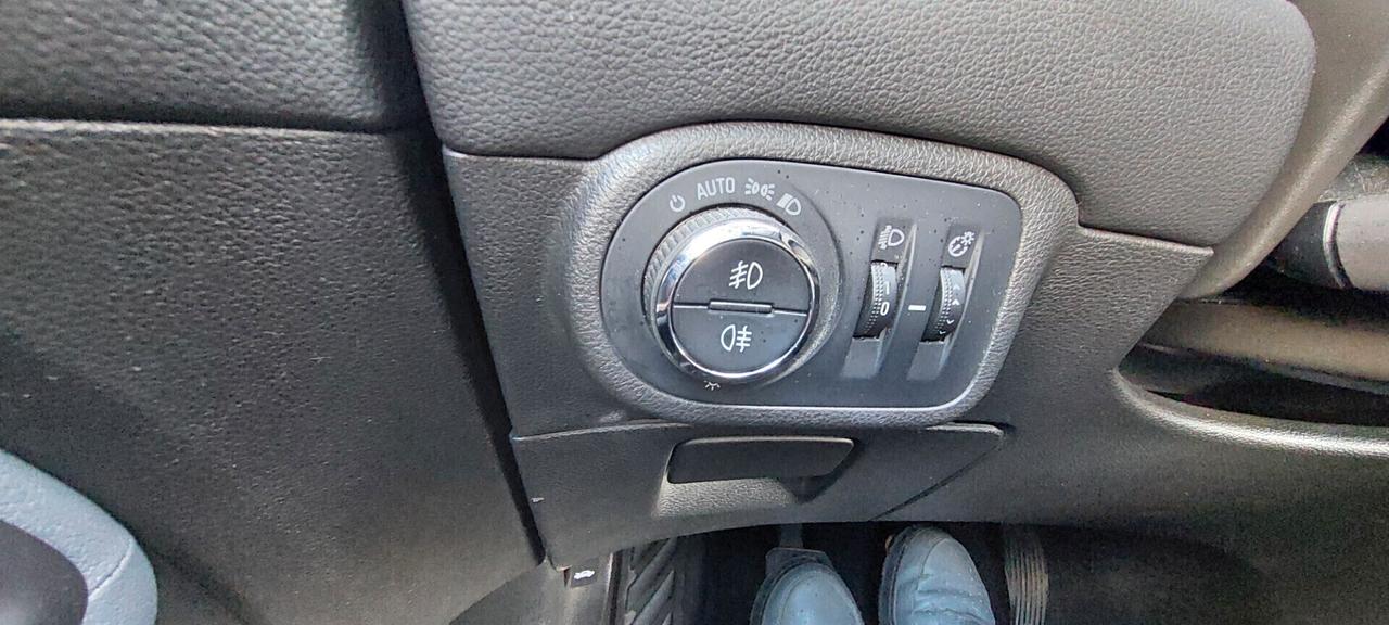 ZAFIRA 7 POSTI 1,6 METANO DI SERIE 150 CV COSMO NAVIGATORE SENSORI TELEFONO CRUISE CONTROL