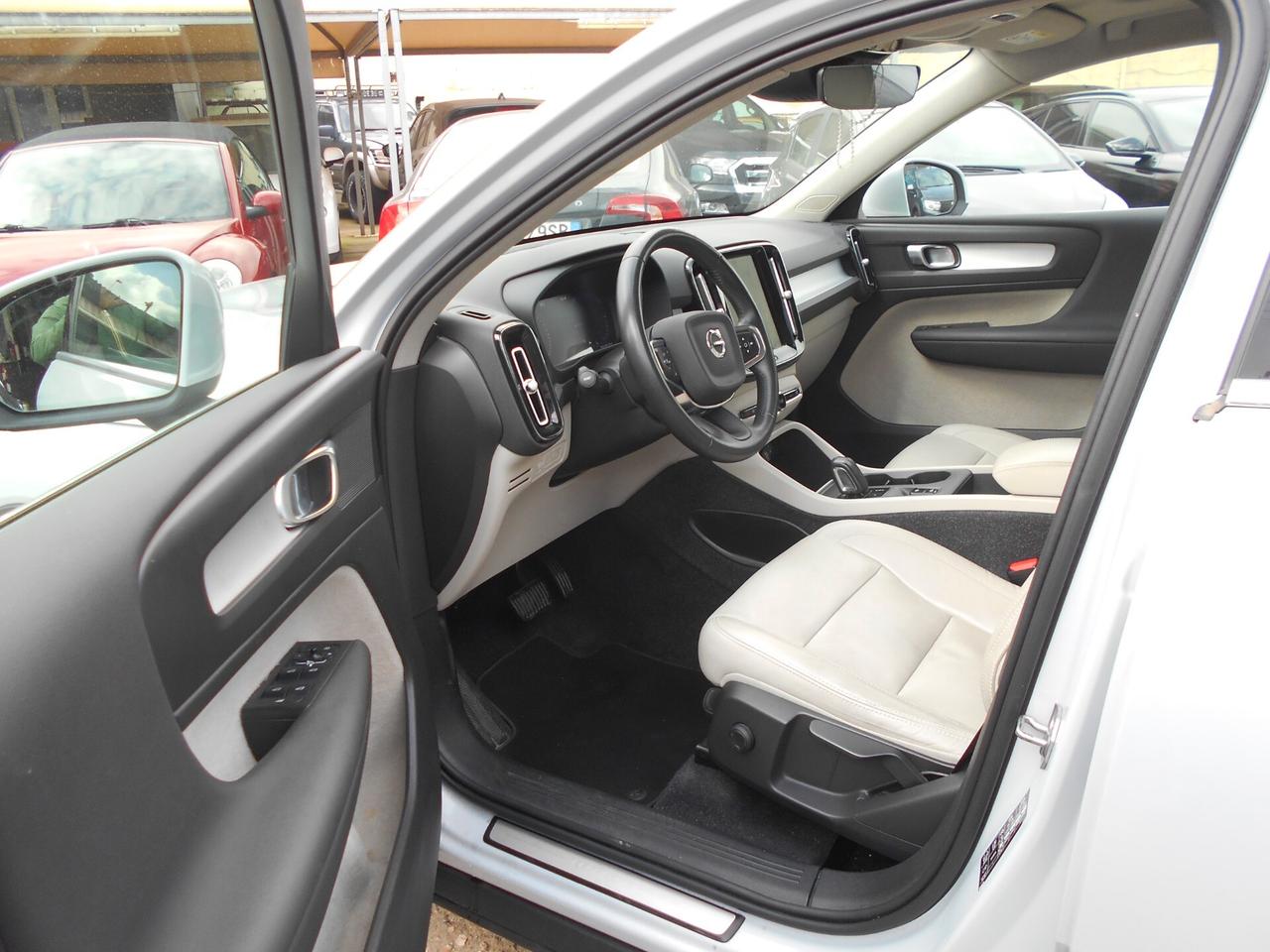 Volvo XC40 T5 Recharge Plug-in Hybrid R-design