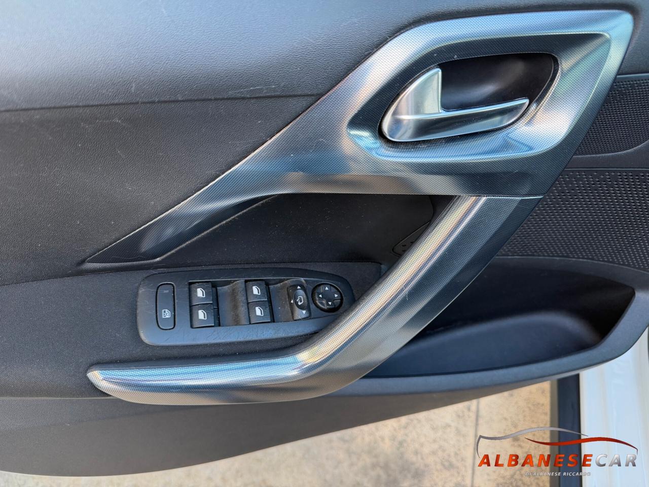 Peugeot 2008 1.6 e-HDi 115 CV Allure/TETTO PANORAMICO