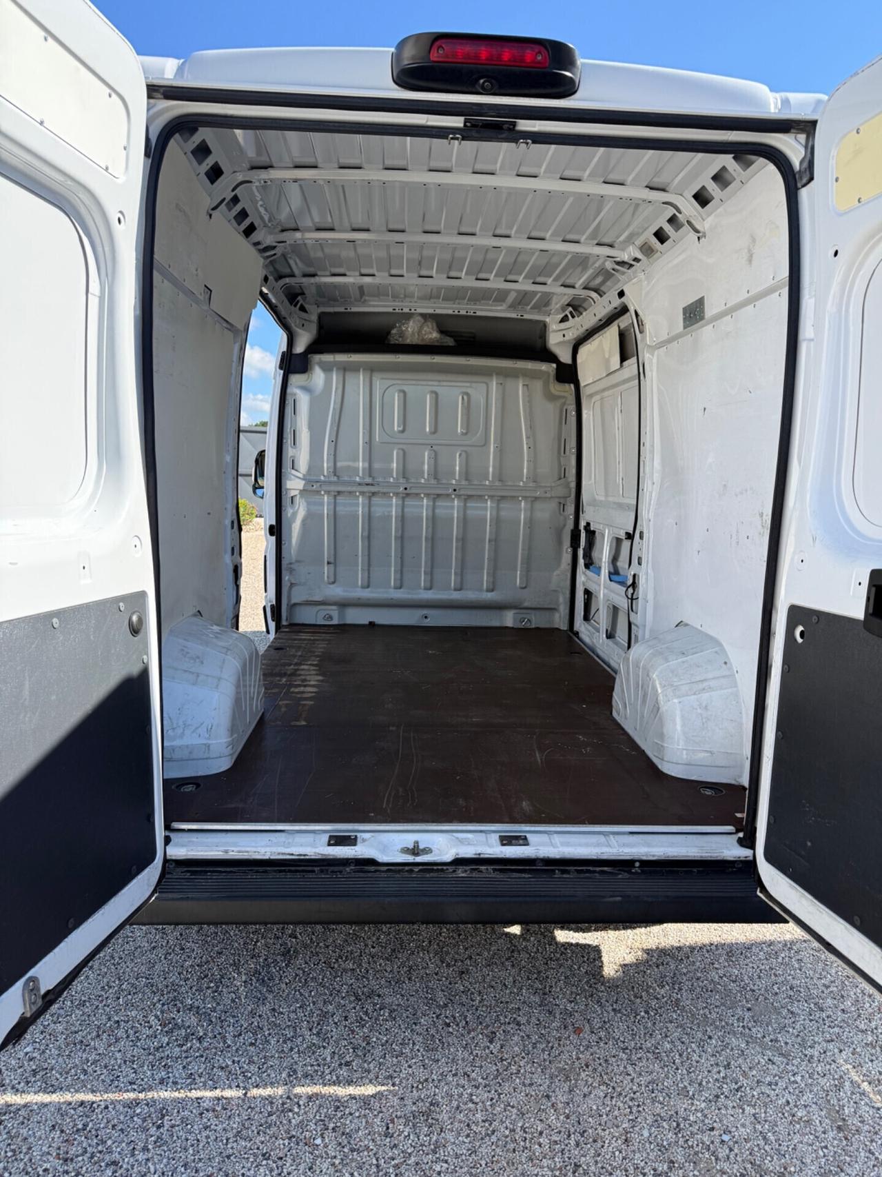 Fiat Ducato 30 2.3 MJT 130CV doppia porta dx e sx