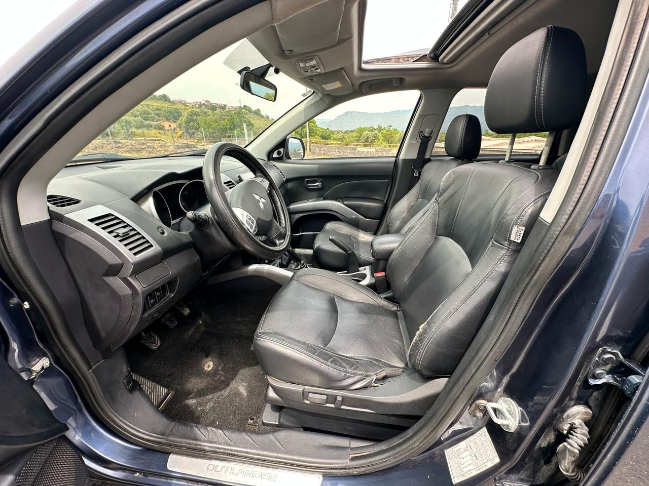 Mitsubishi Outlander 2.2 DI-D DPF 7 posti