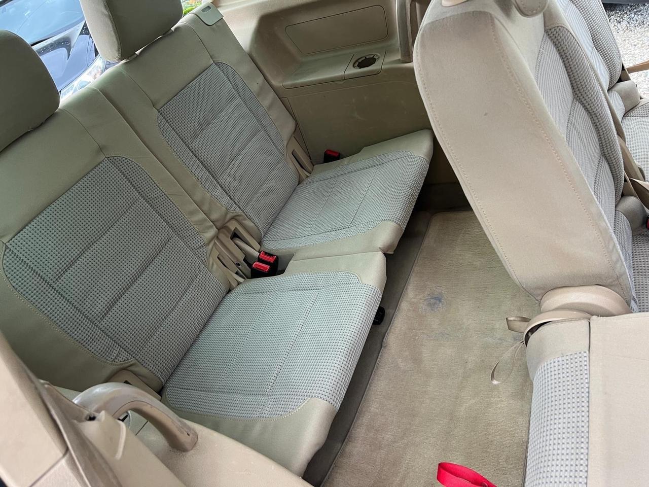 Volkswagen Touran 1.6 16V FSI Highline