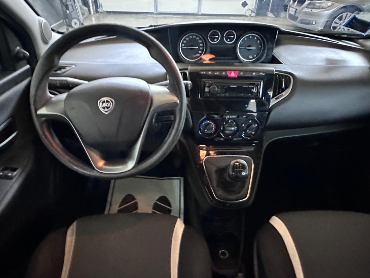 Lancia Ypsilon 1.2 69 CV 5 porte Gold
