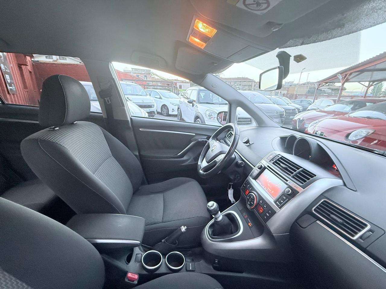 Verso 1.6 D-4D Style 7 posti-unipro-rate-garanzia