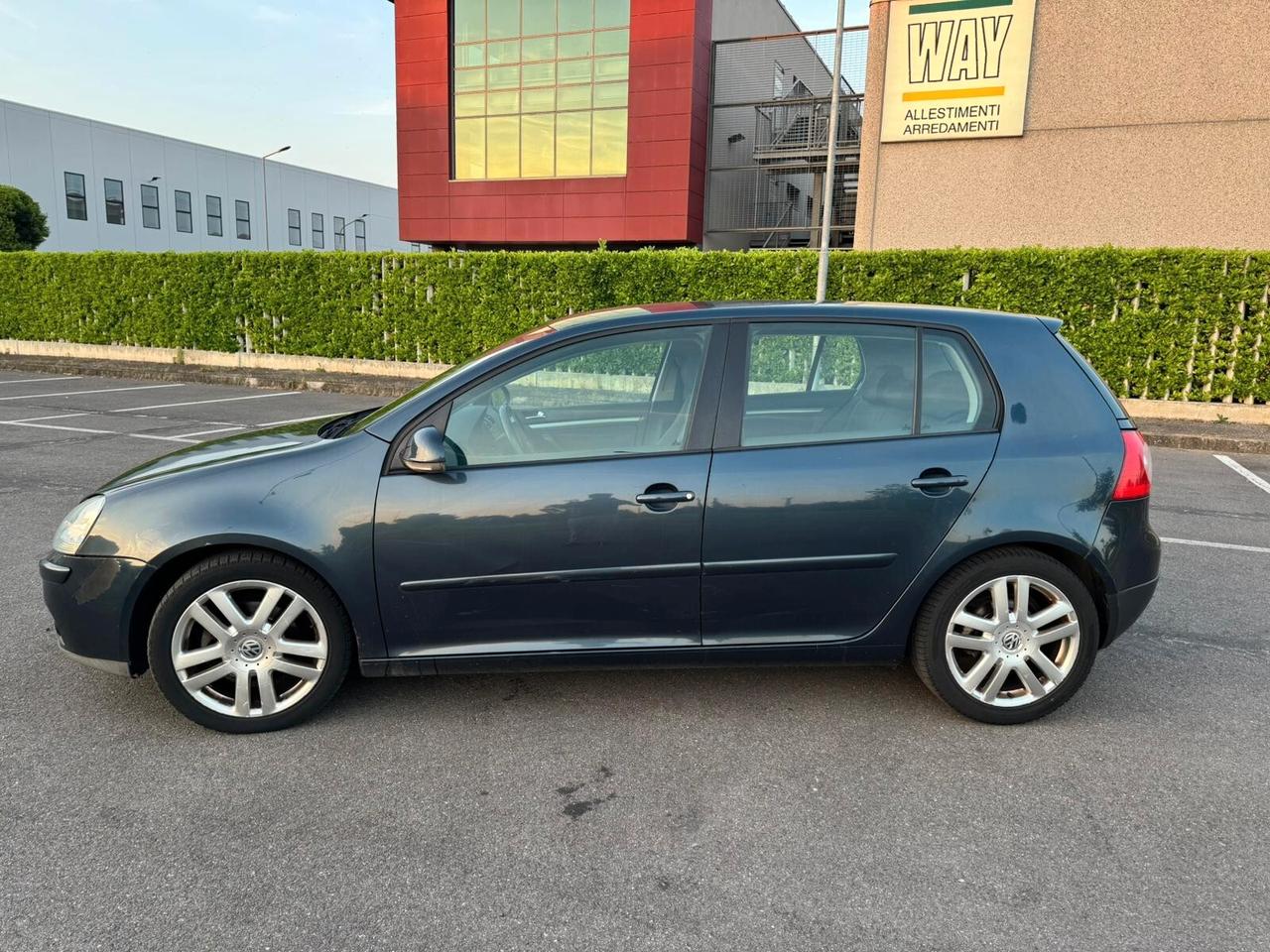 Volkswagen Golf 1.6 16V FSI 5p. Comfortline