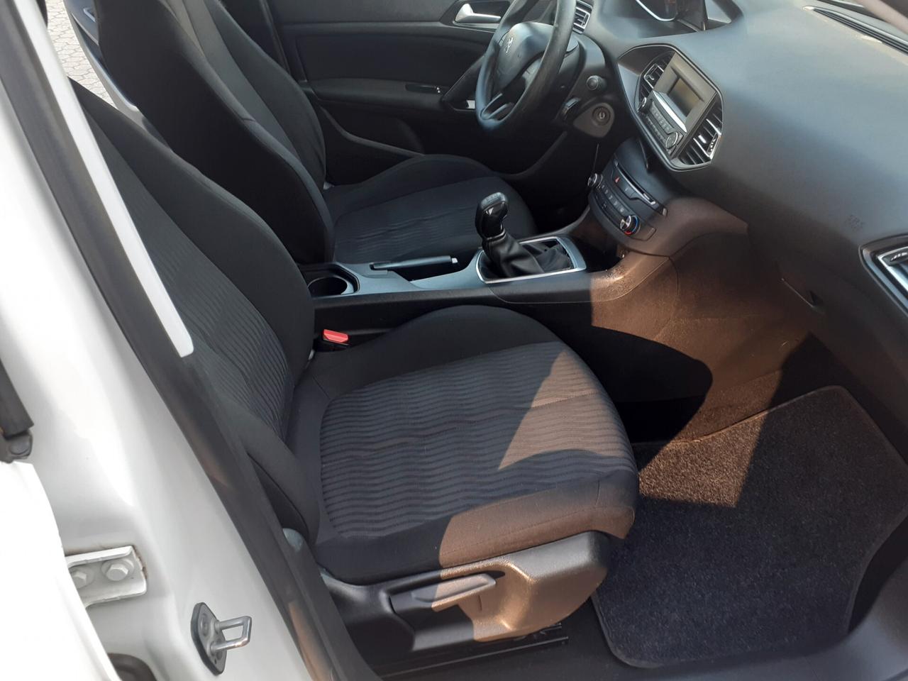 Peugeot 308 BlueHDi 100 S&S SW Business