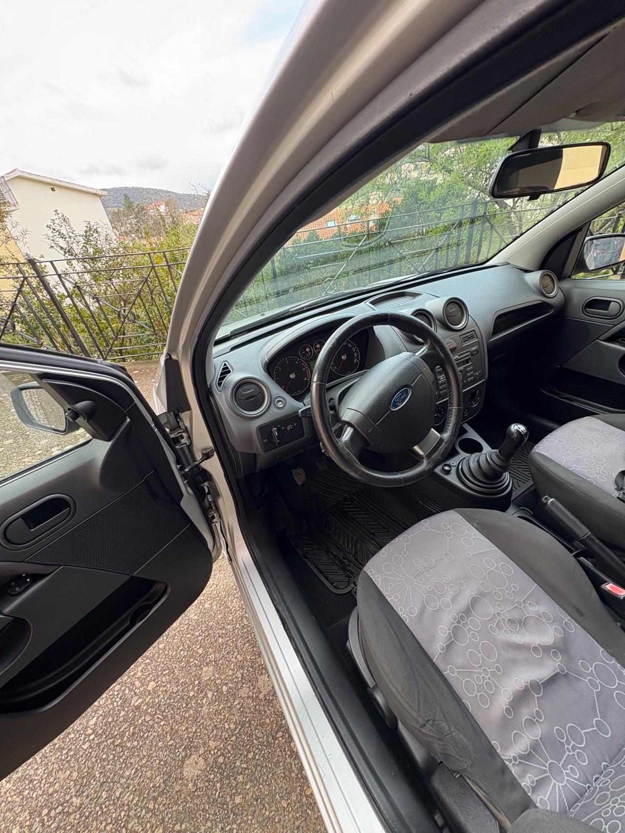 Ford Fiesta 1.4 TDCi 5p. Ghia