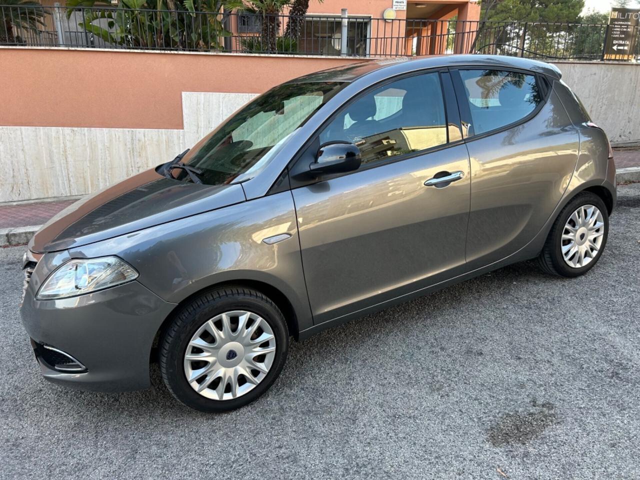 Lancia Ypsilon 1.2 69 CV IDEALE PER NEO PATENTATI