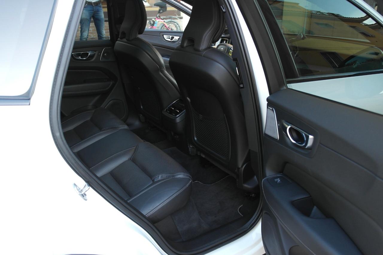 Volvo XC 60 B5 AWD Geartronic R-design