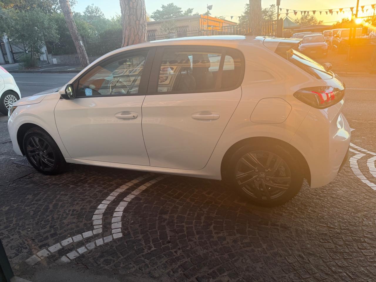 Peugeot 208 PureTech 100 Stop&Start EAT8 5 porte Active Pack