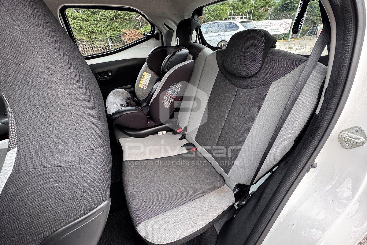 TOYOTA Aygo 1.0 VVT-i 69 CV 5 porte x-clusiv MMT