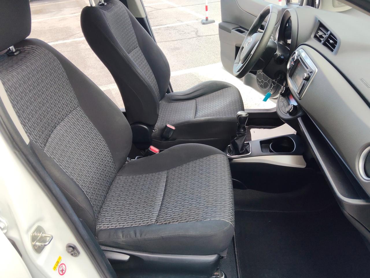 Toyota Yaris 1.0 70cv 5 porte Lounge 60.000km unico proprietario