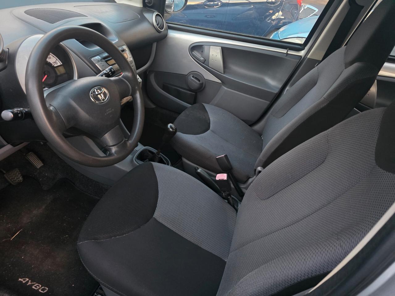 Toyota Aygo 1.0 12V VVT-i 5 porte Sol