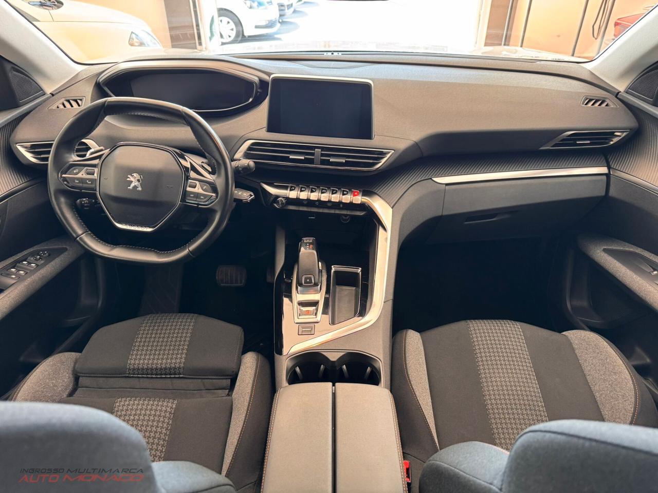 Peugeot 3008 BlueHDi S&S EAT8 Business 2020 130cv