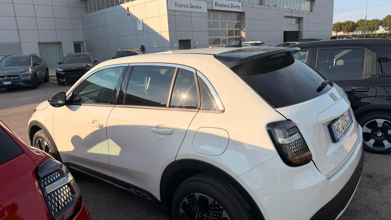 Fiat 600 Hybrid 110 CV DCT MHEV La Prima C/A