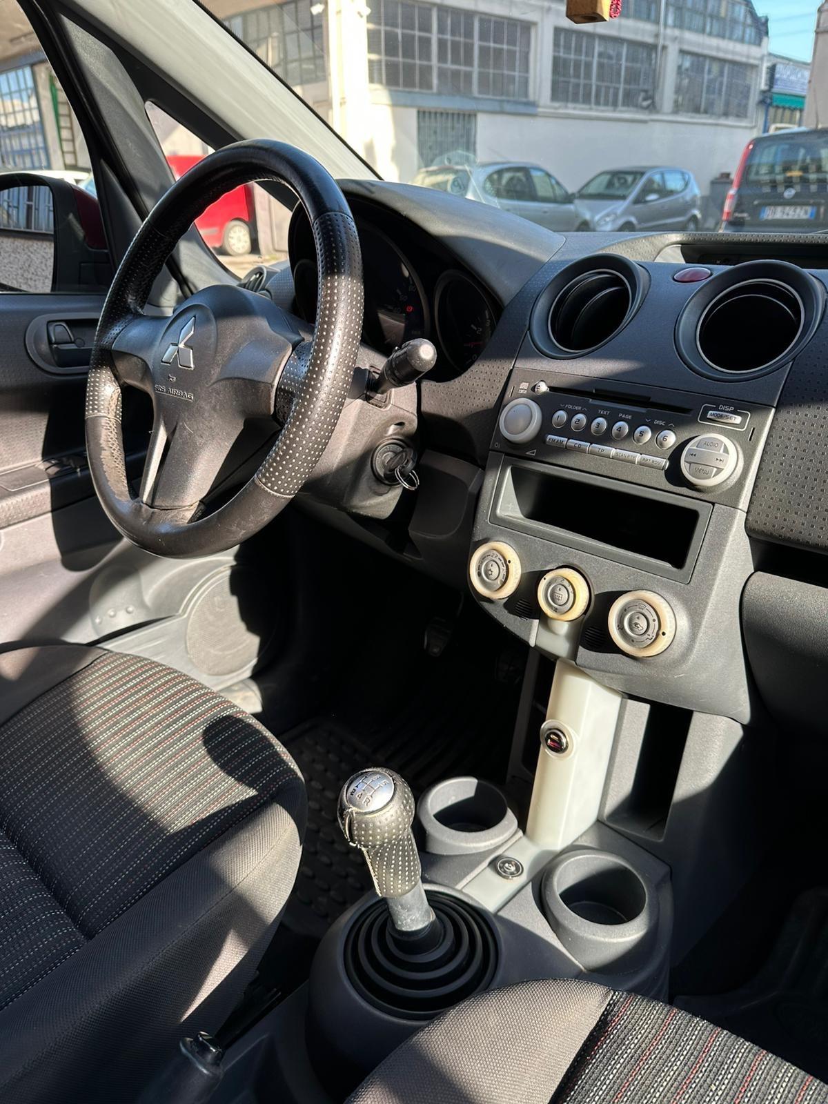 Mitsubishi Colt 1.1 12V 3p.GPL Special Action Model