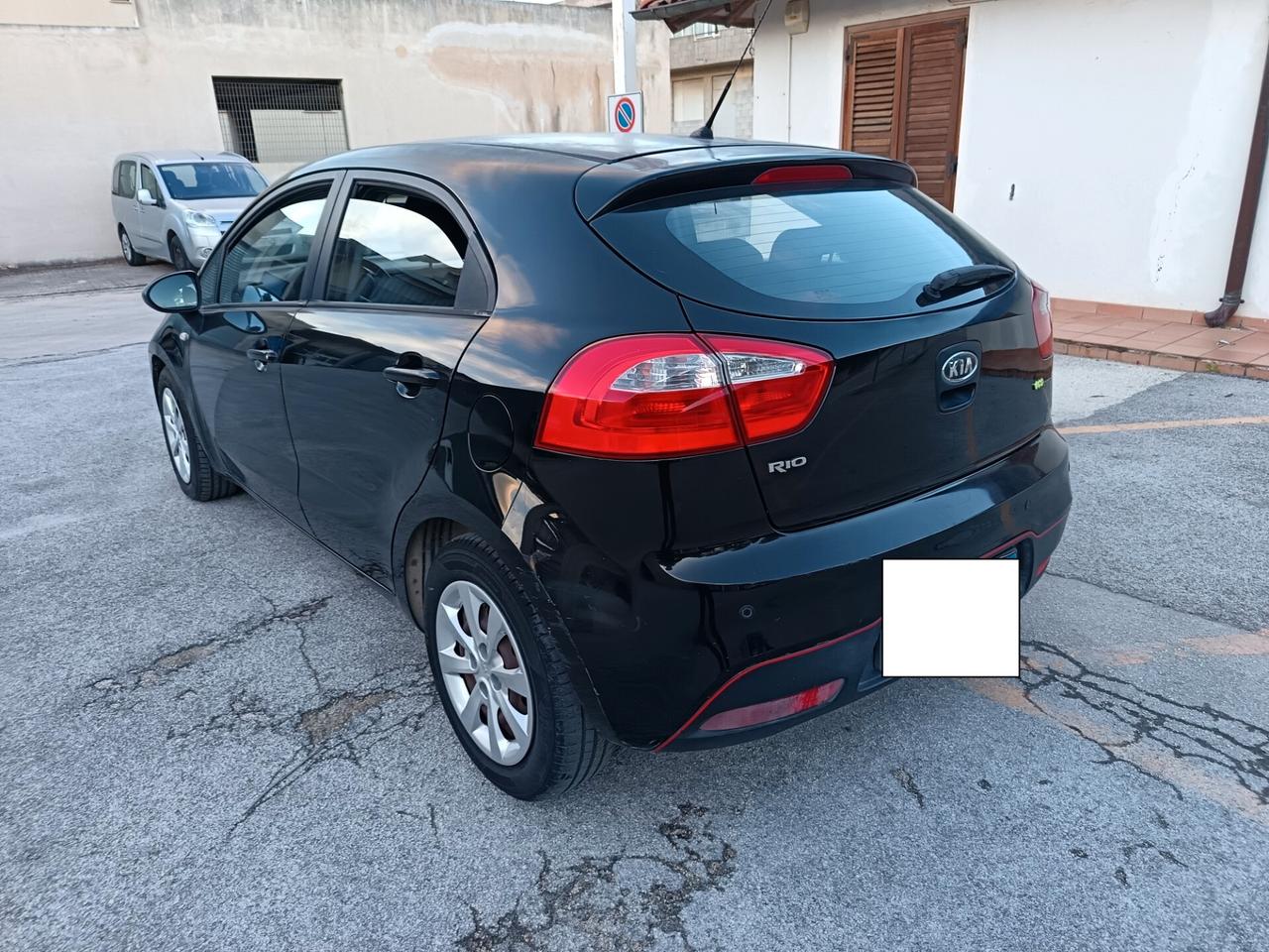 Kia Rio 1.1 CRDi km 145000 Ok neopatentati