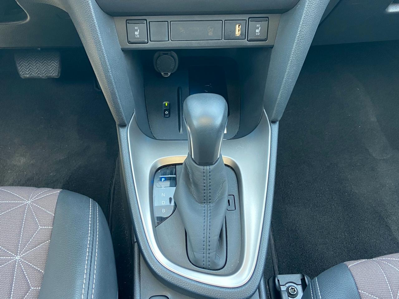 Toyota Yaris Cross 1.5h Lounge fwd 116cv e-cvt