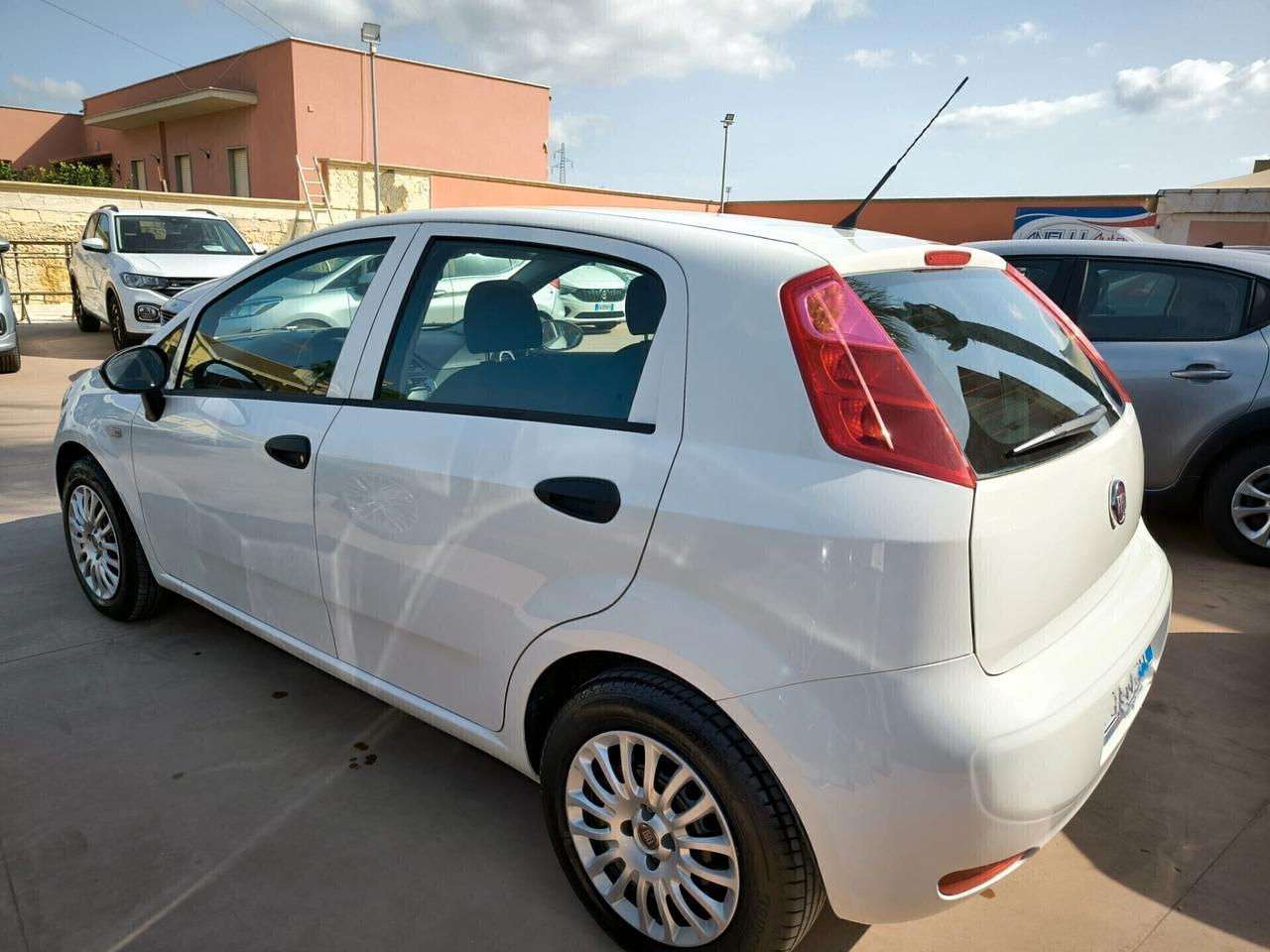 Fiat Punto 1.3 MJT II S&S 95 CV 5 porte Street