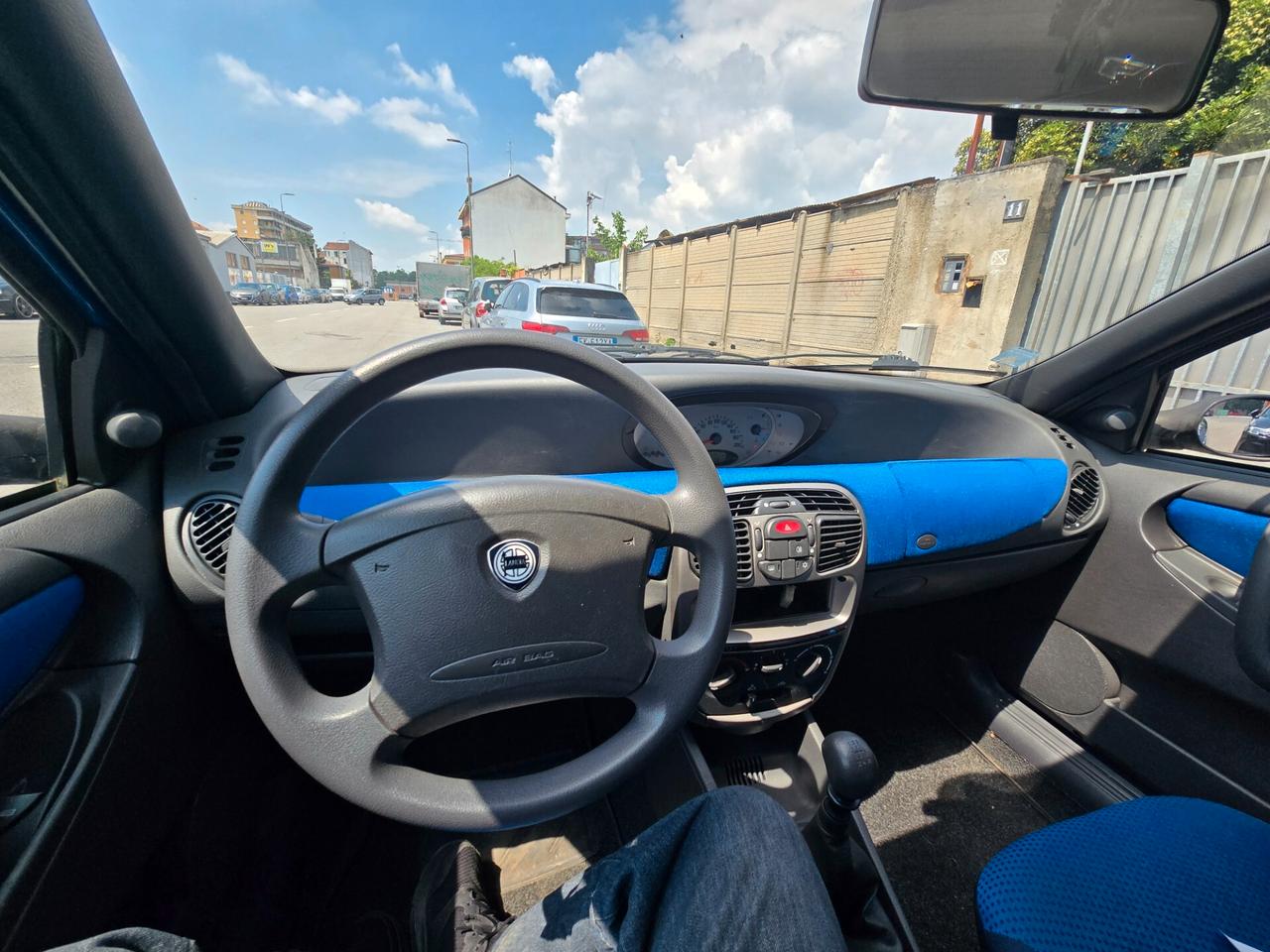 Lancia Y 1.2i 16V 61000 km NEOPATENTATI!!!!