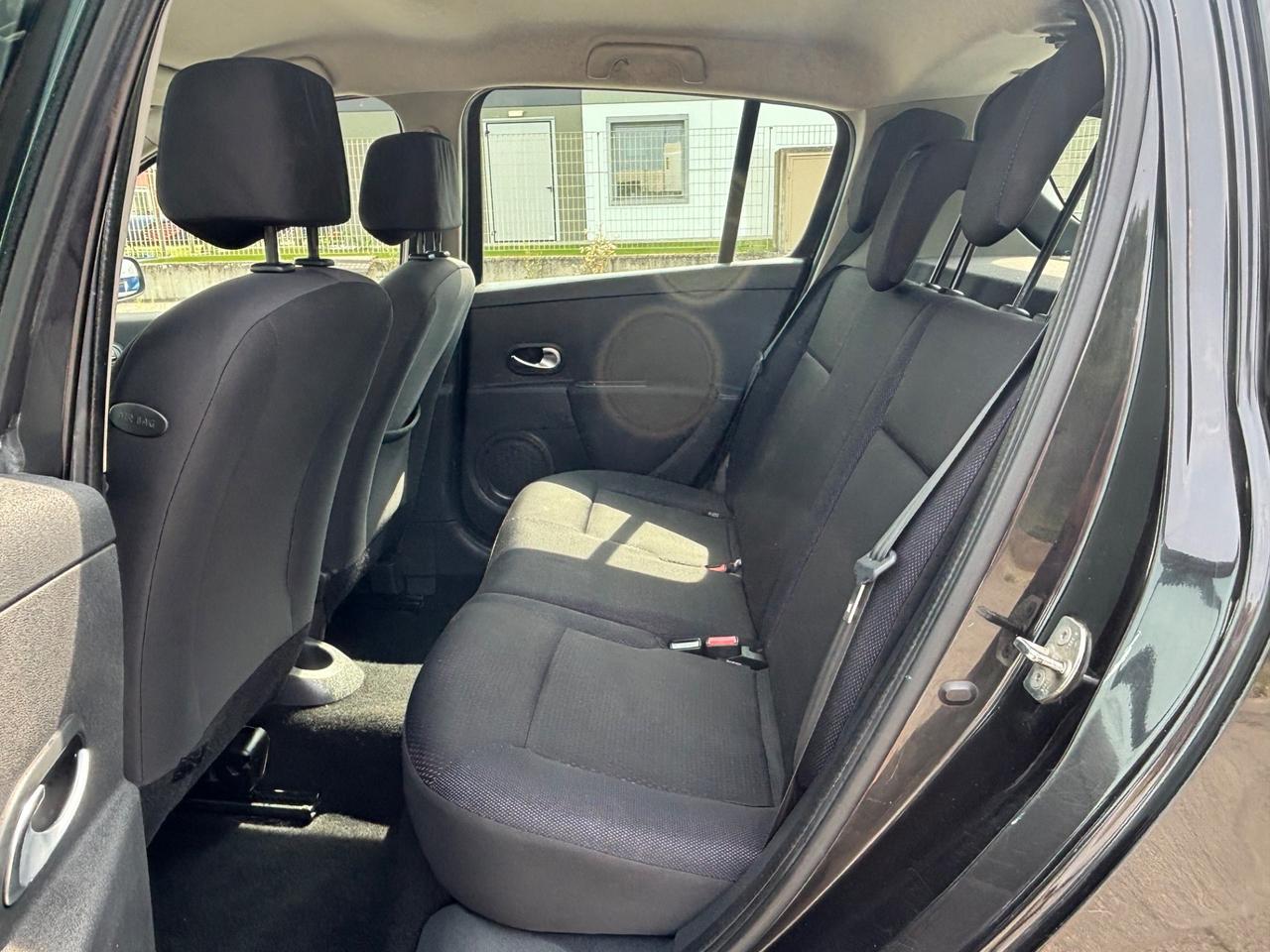 Renault Clio 1.2 16V 5 porte