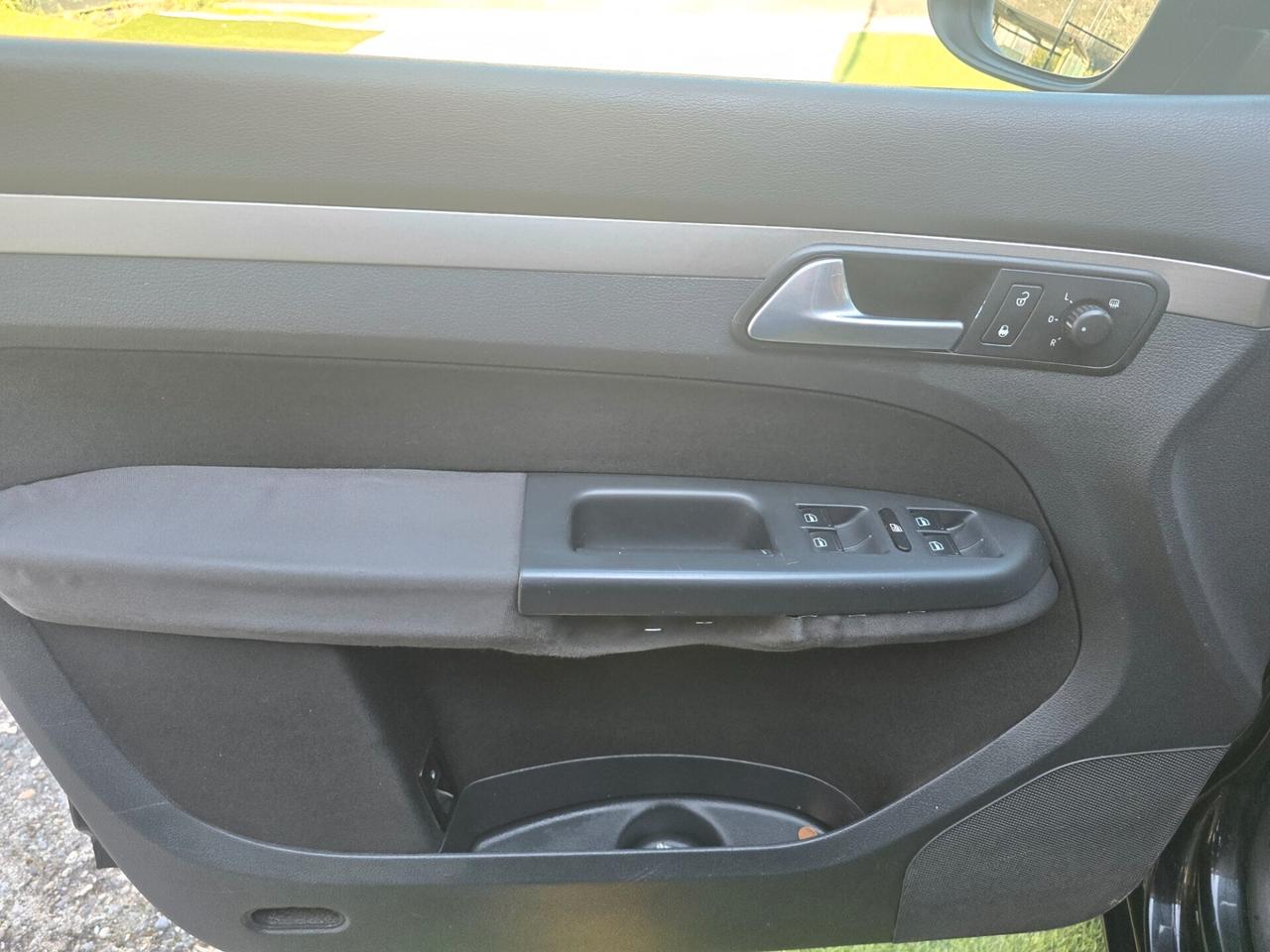 Volkswagen Touran 1.9 TDI 105CV 7POSTI -2009