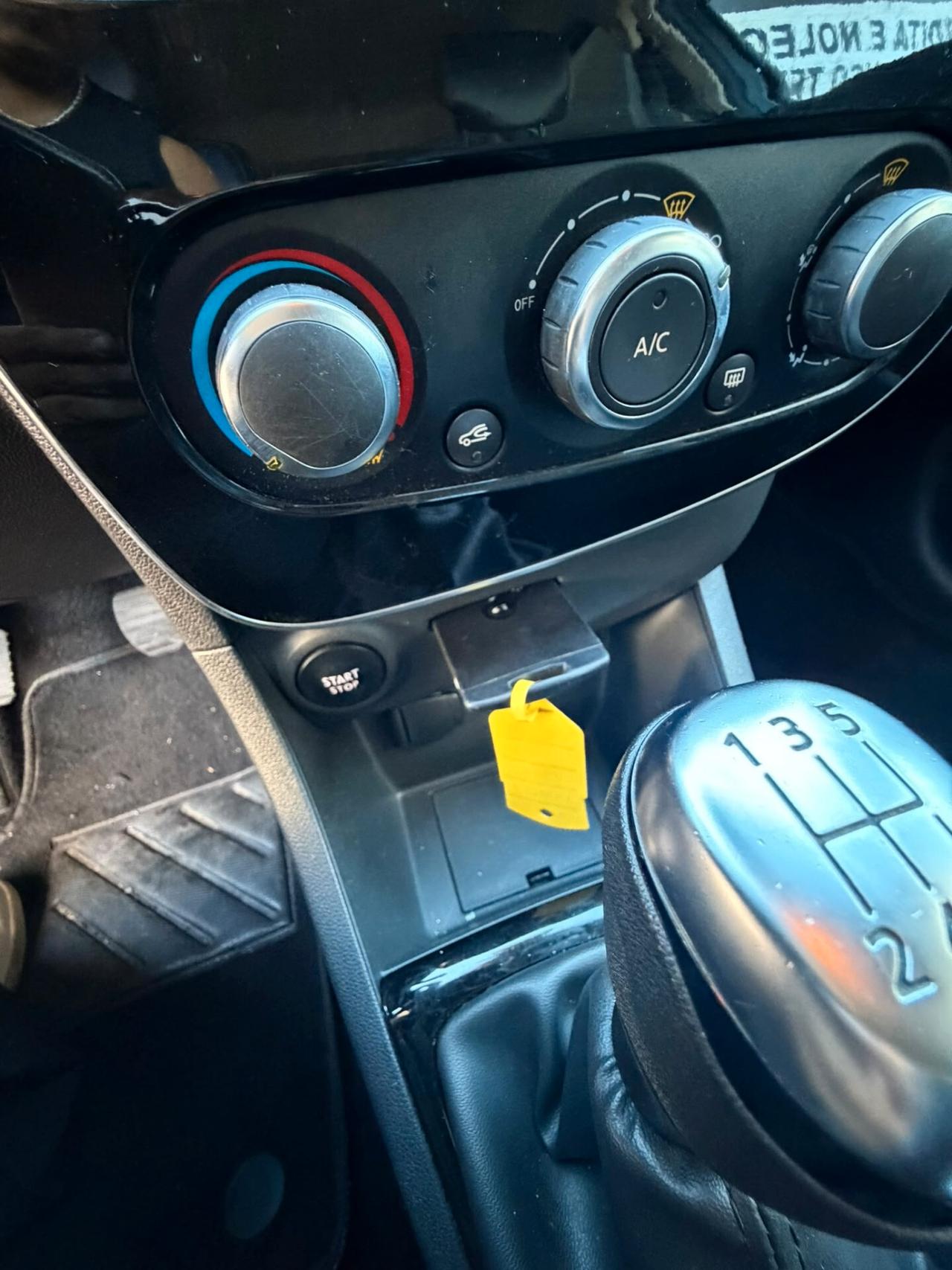 Renault Clio TCe 12V 90 CV GPL 5 porte Moschino Intens