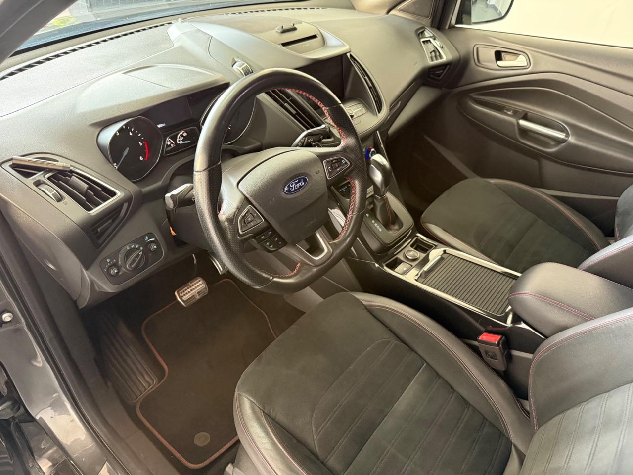 Ford Kuga 2.0 TDCI 120 CV S&S 2WD Powershift ST-Line