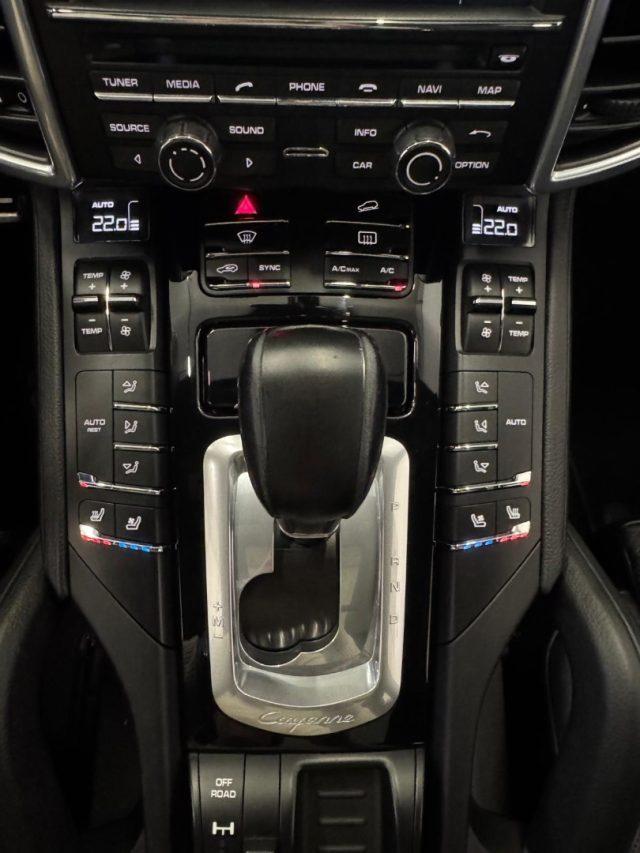 PORSCHE Cayenne 3.0 Diesel //TETTO//SPORT CHRNO//21