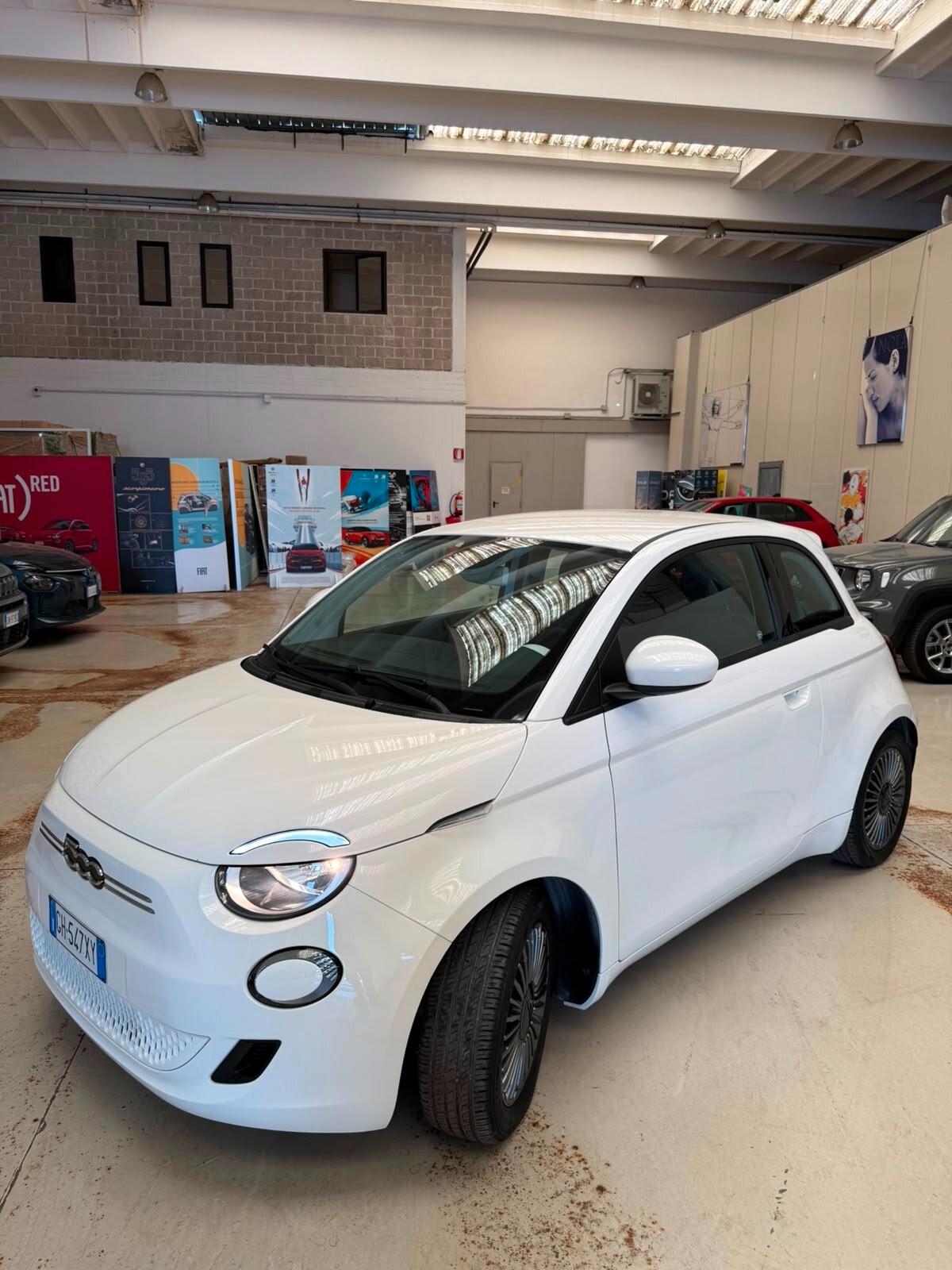 Fiat 500 500e Berlina 42 kWh Icon