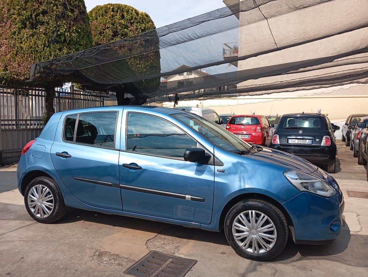 Renault Clio 1.2 16V 5 porte Confort permute
