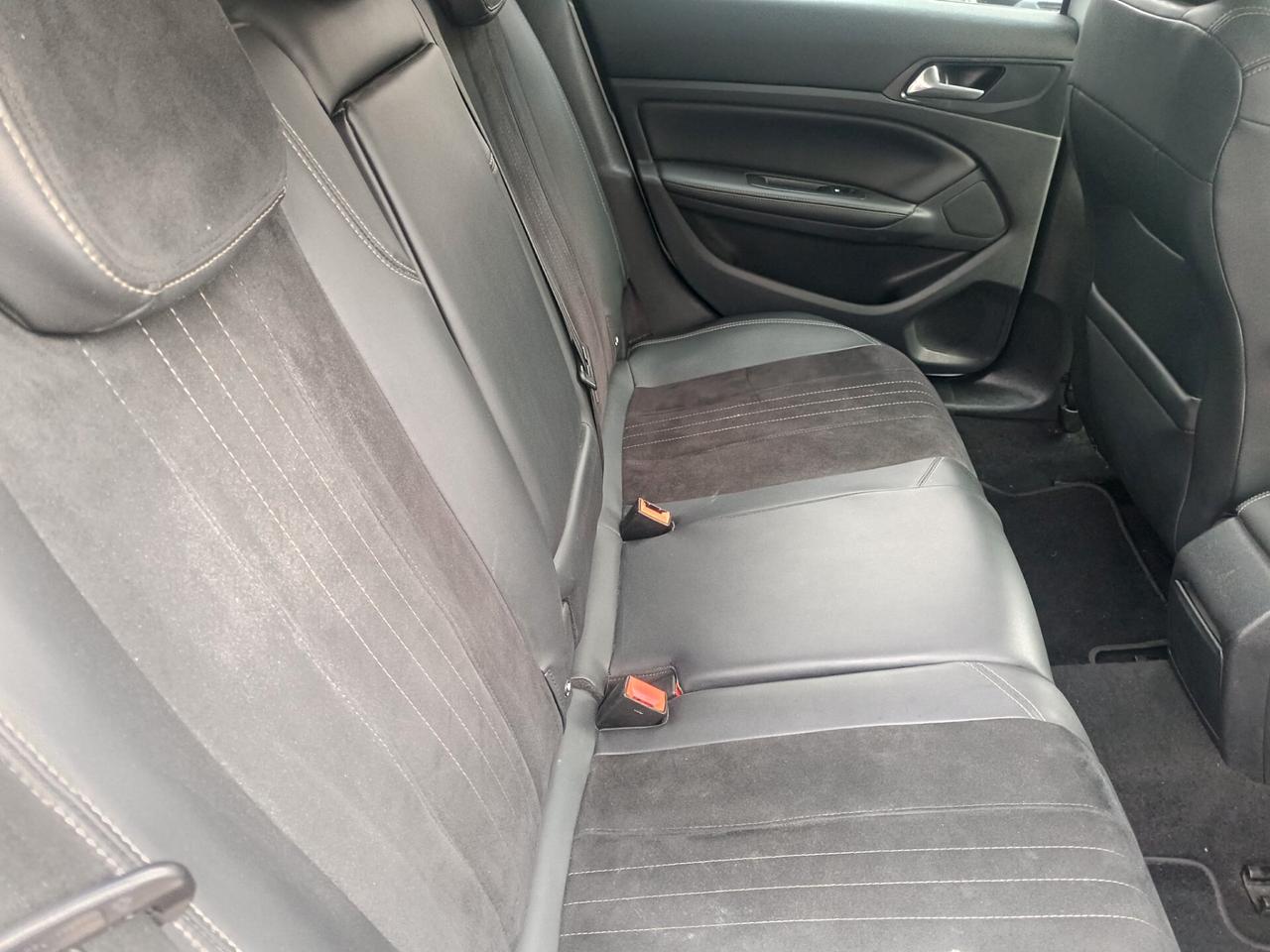 Peugeot 308 BlueHDi 120 S&S Business