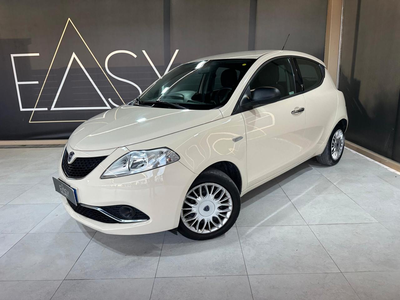 Lancia Ypsilon 1.2 69 CV 5 porte Silver