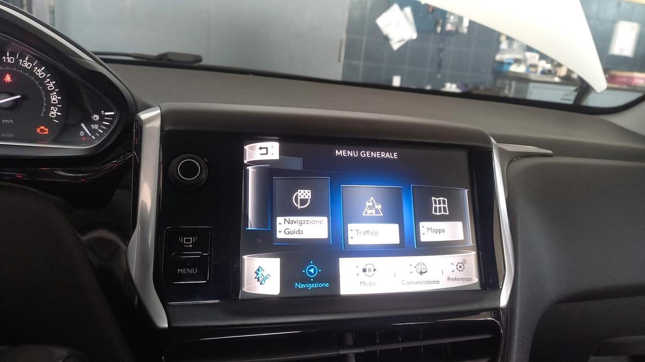 Peugeot 208 1.4 HDi 68 CV 5 porte Allure