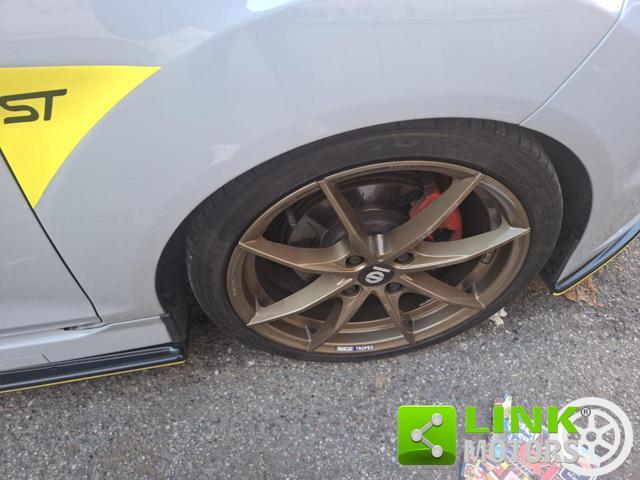 FORD Fiesta 1.6 200CV 3 porte ST 200