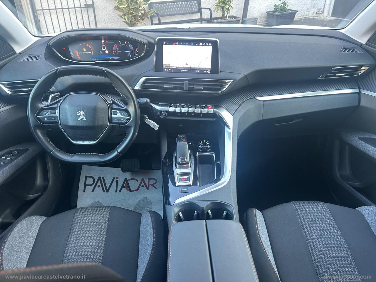 PEUGEOT 5008 BlueHDi 130 S&S EAT8 Business