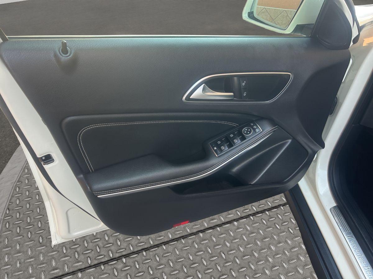 MERCEDES - Classe GLA - GLA 200 d 136CV Premium